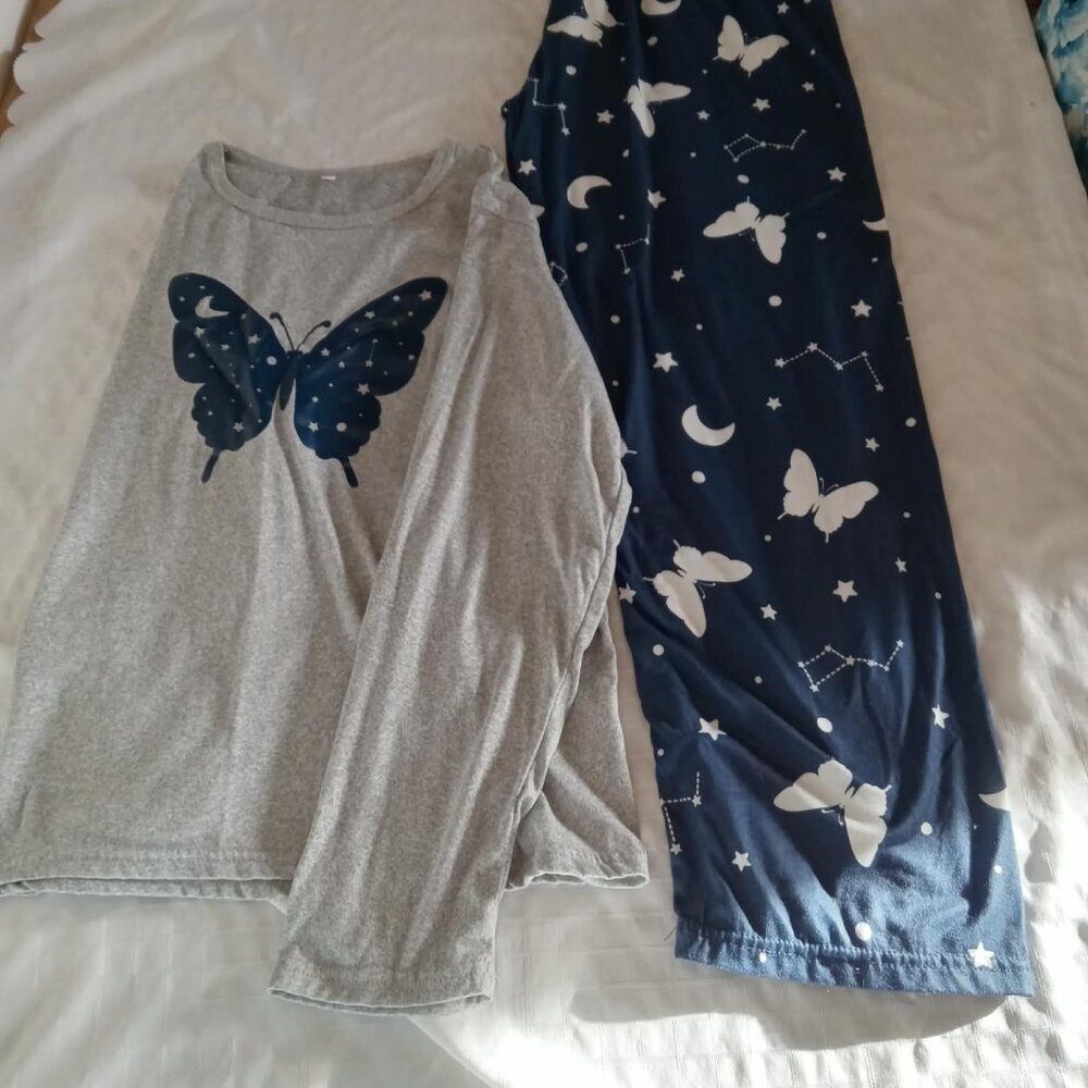 Soft, new stretchy pajamas with butterfly pattern Large